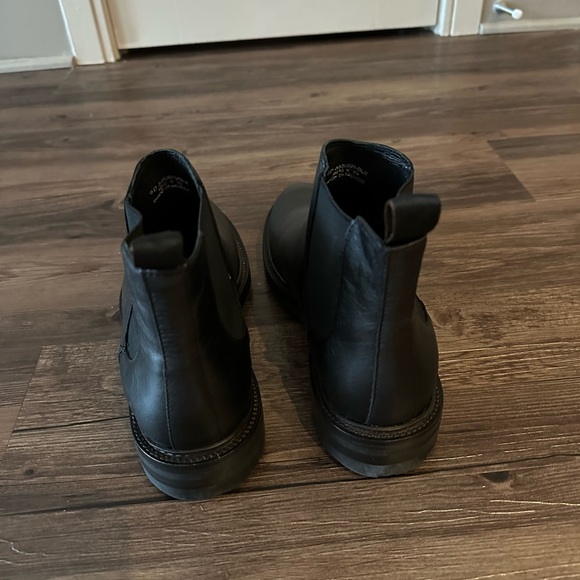 COPY - frye greyson chelsea black size 9 M shoes. never worn in perfect conditi… - Picture 6 of 8